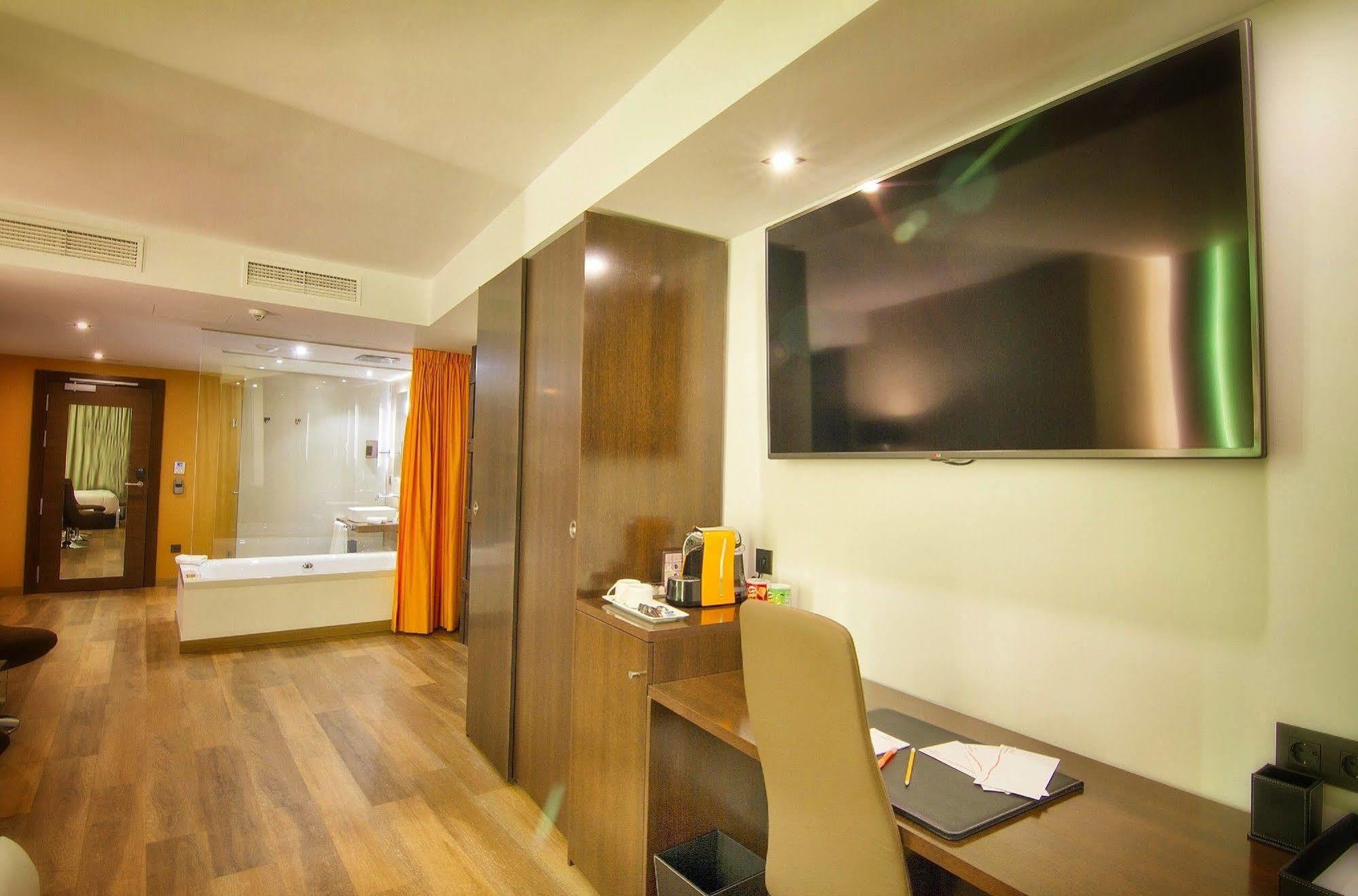 Mb Boutique Hotel - Adults Recommended Nerja Luaran gambar